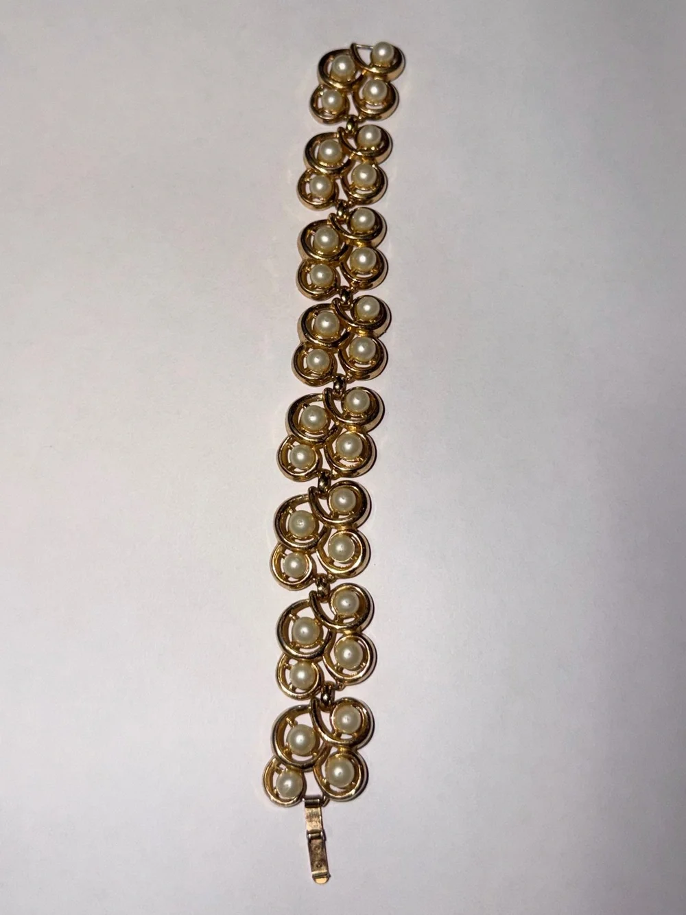 Vintage Trifari Faux Gold Pearl Cluster Women's Bracelet